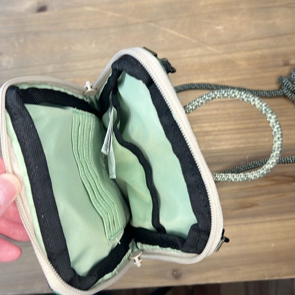 Kavu Essentials Bag, NWOT - Picture 2 of 3